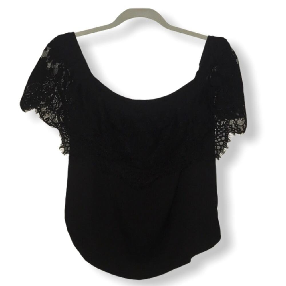Socialite ruffled lace top black size XS